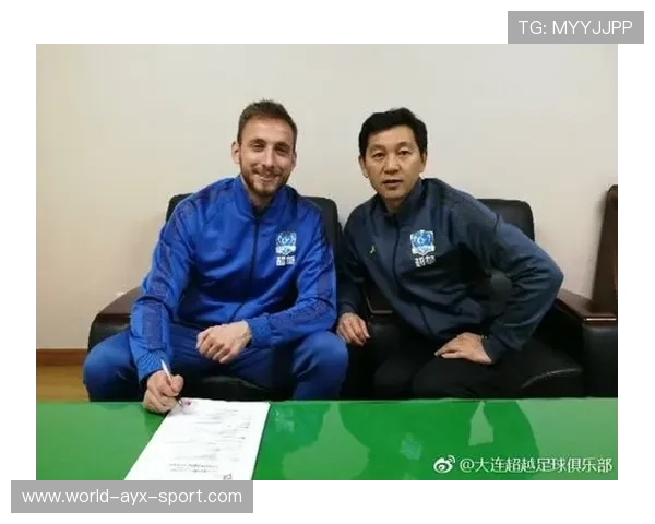 球员与俱乐部达成续约 合同期包含发展条款，球员续约有签字费吗